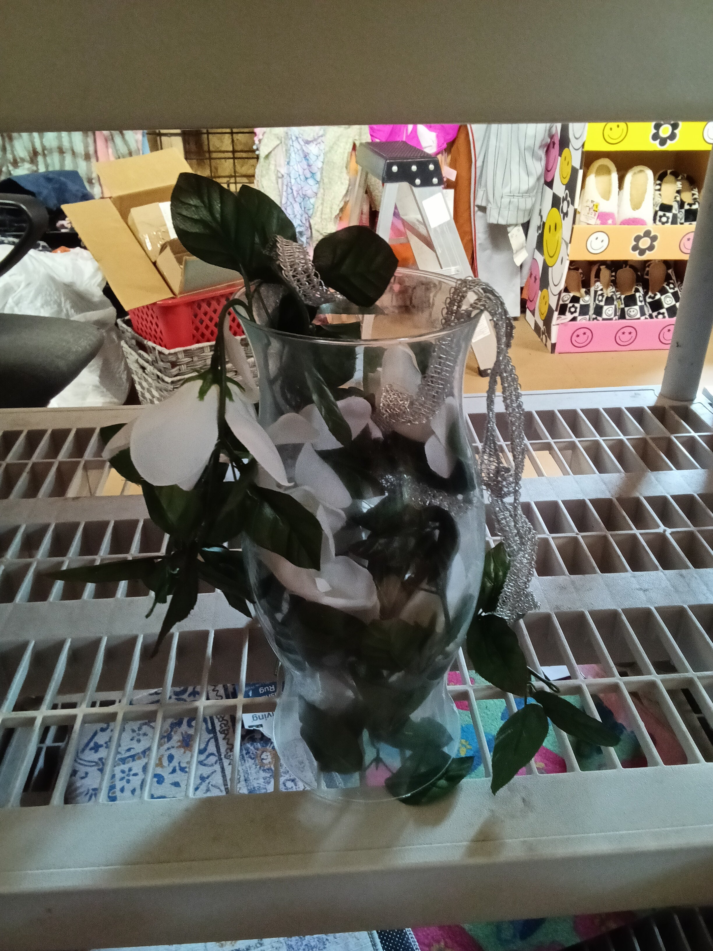 Hurricane glass globe with flour decorated inside - Image 2