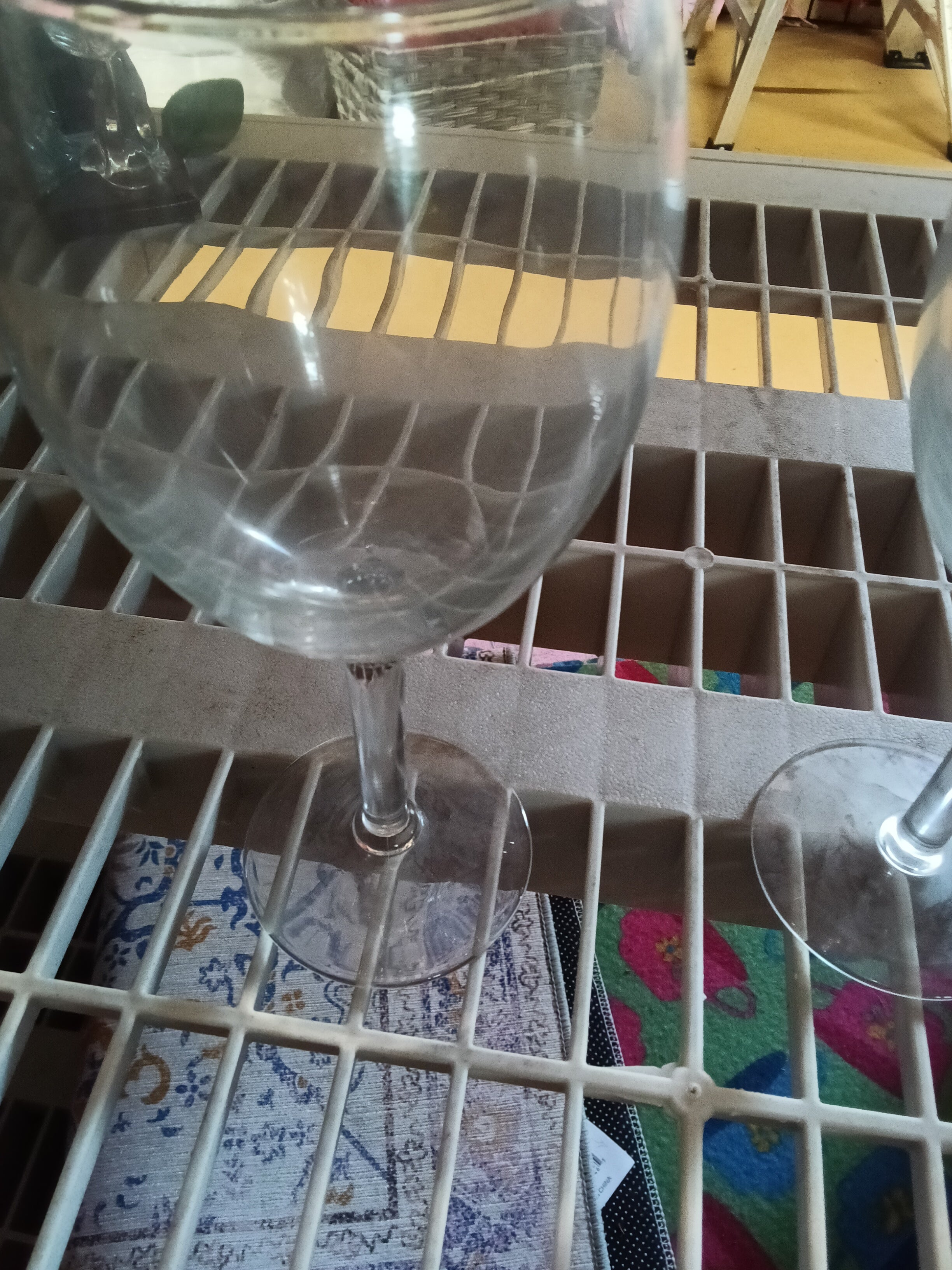 Set of 2 Clear Glass Wine Goblets - Image 3