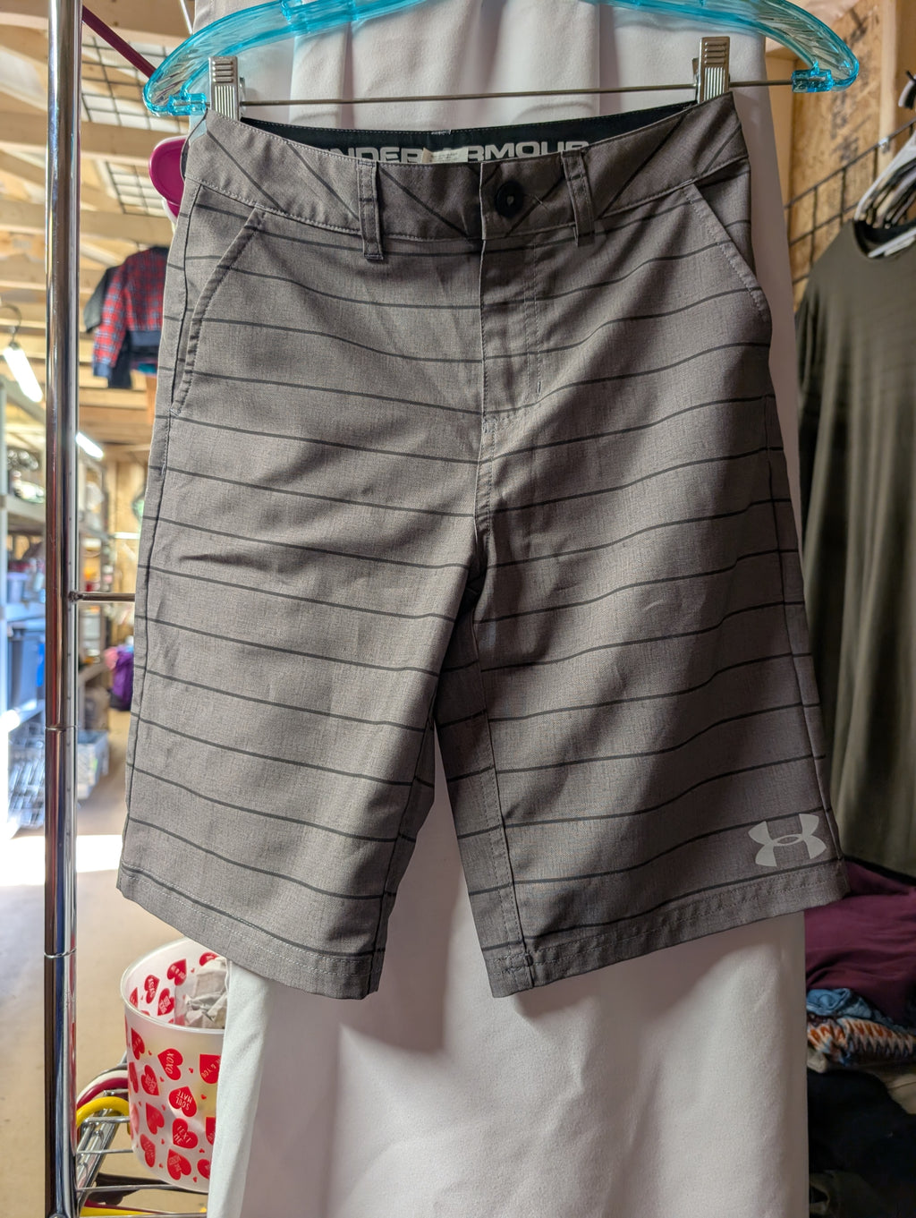Under Armour Men's Striped Shorts Size 12 - Image 1
