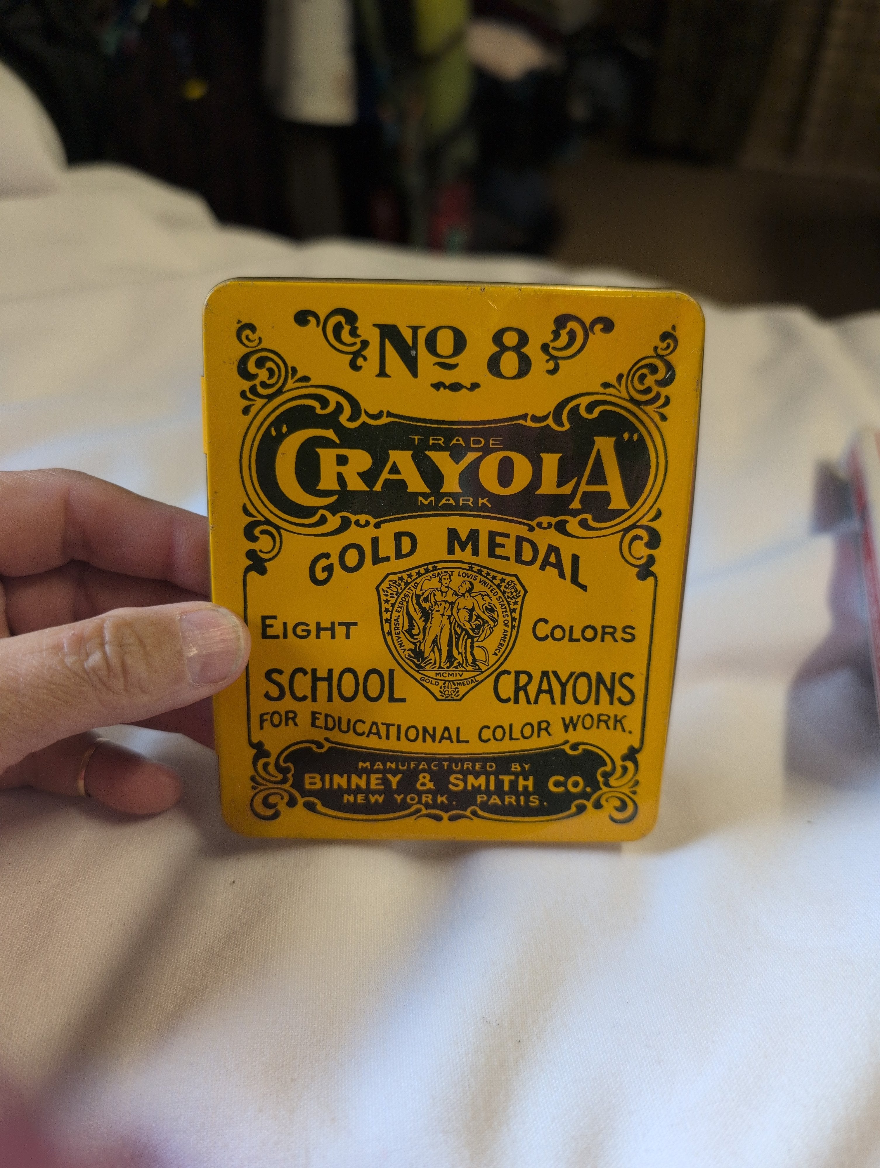 Vintage Crayola No. 8 Gold Medal School Crayons Tin - Image 1