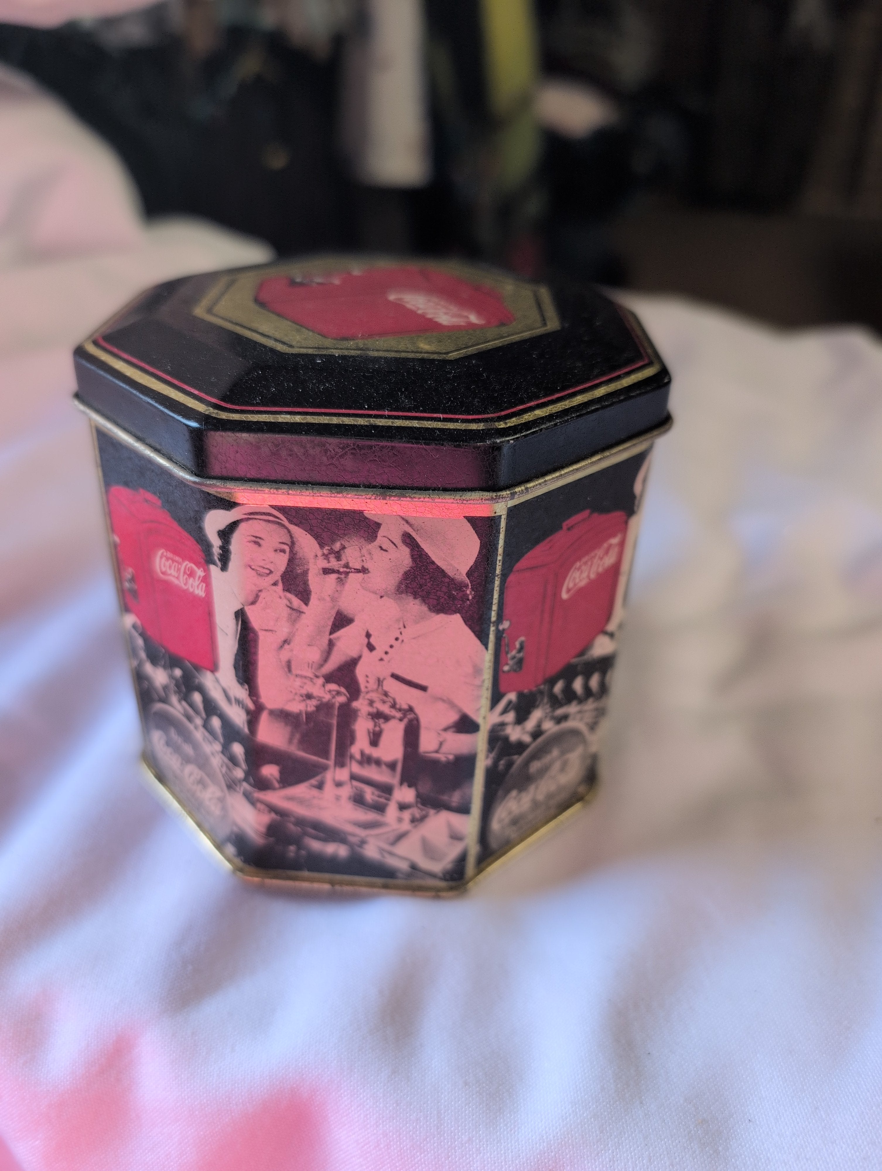 Coca-Cola Vintage Decorative Tin with Retro Design - Image 1