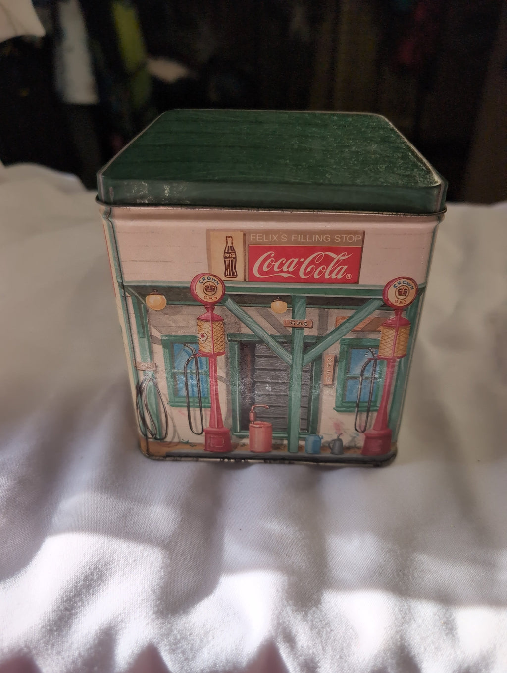 Coca-Cola Vintage Tin Box Felix's Filling Stop - Image 1