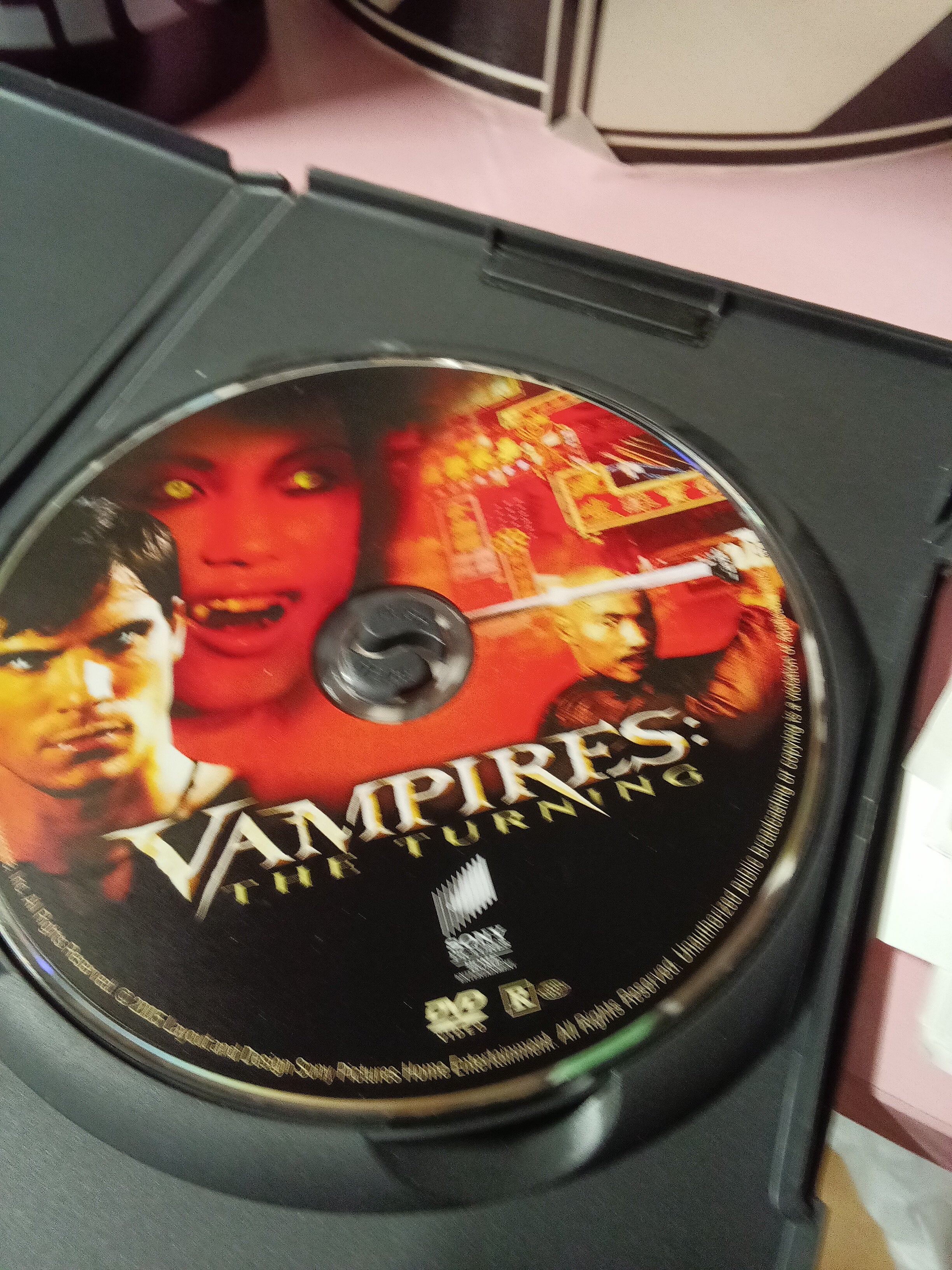 Pre-owned - Vampires: the Turning - Image 5
