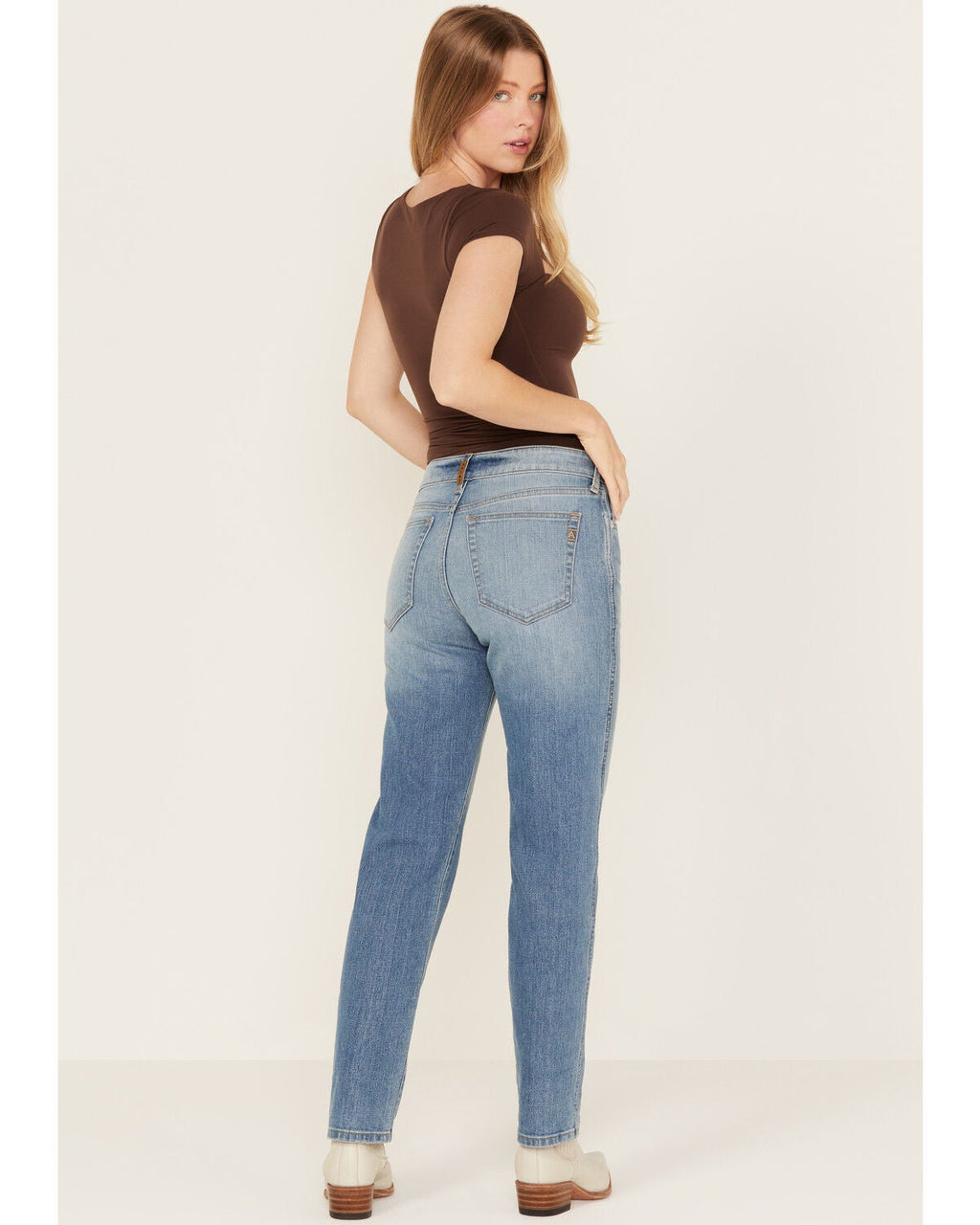 Women's Slim Fit Jeans - Medium Wash - Image 4