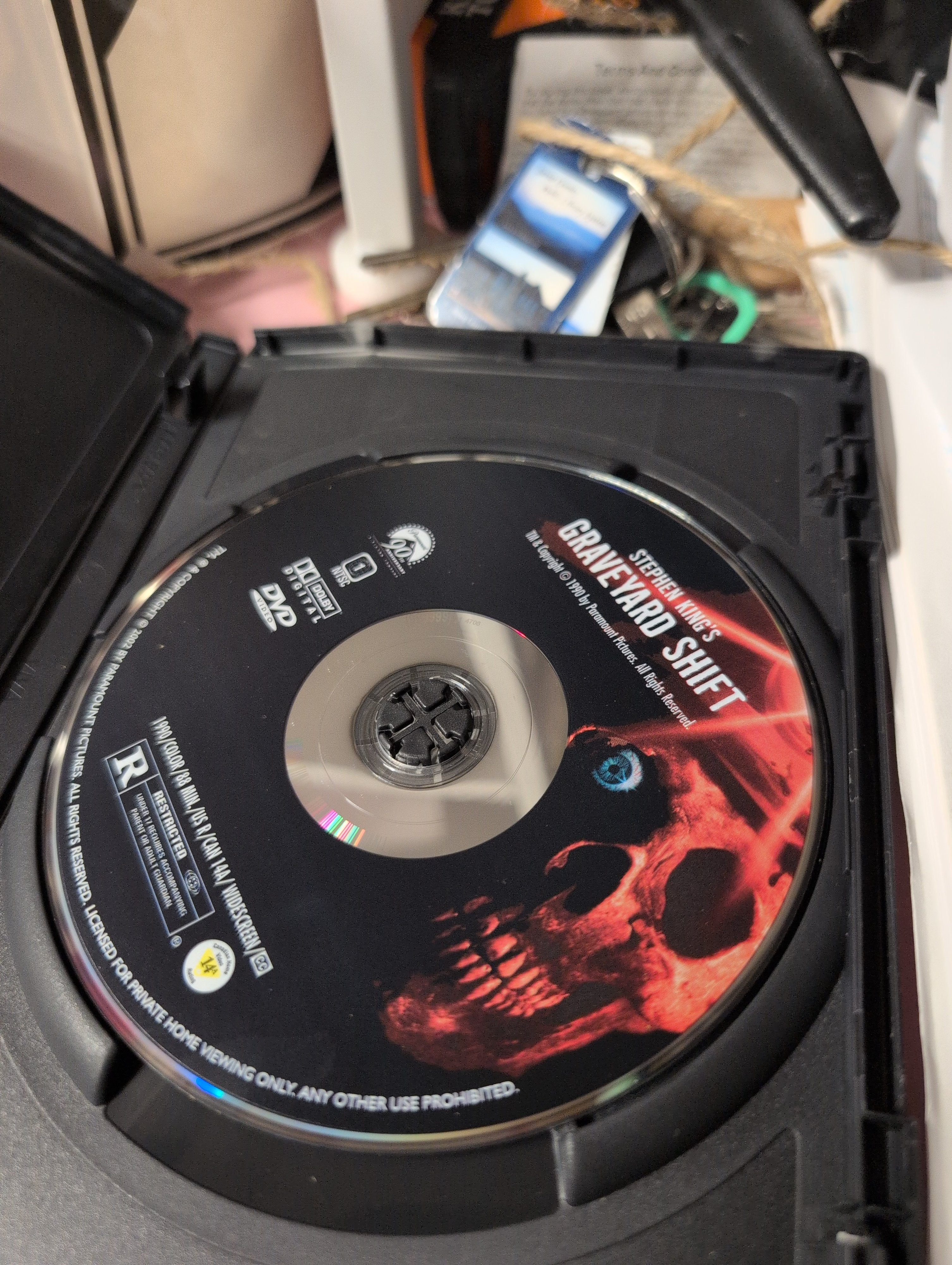Stephen King's Graveyard Shift DVD - Image 2
