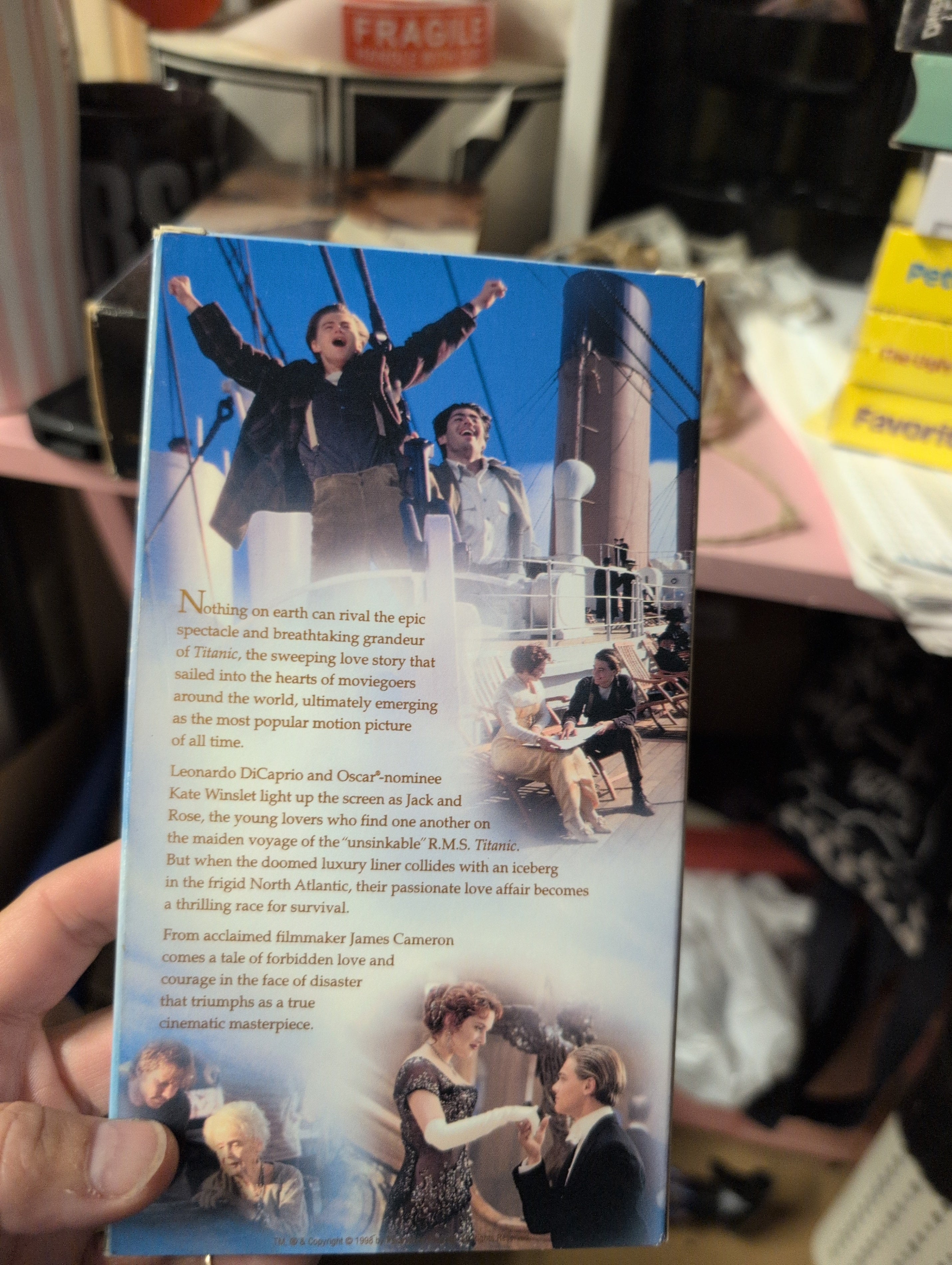 Titanic [VHS] - Image 12