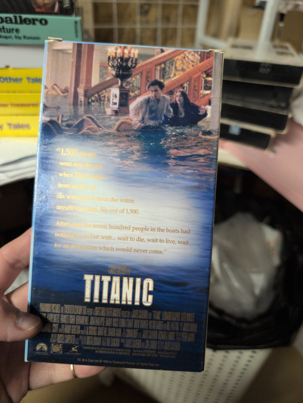 Titanic [VHS] - Image 17