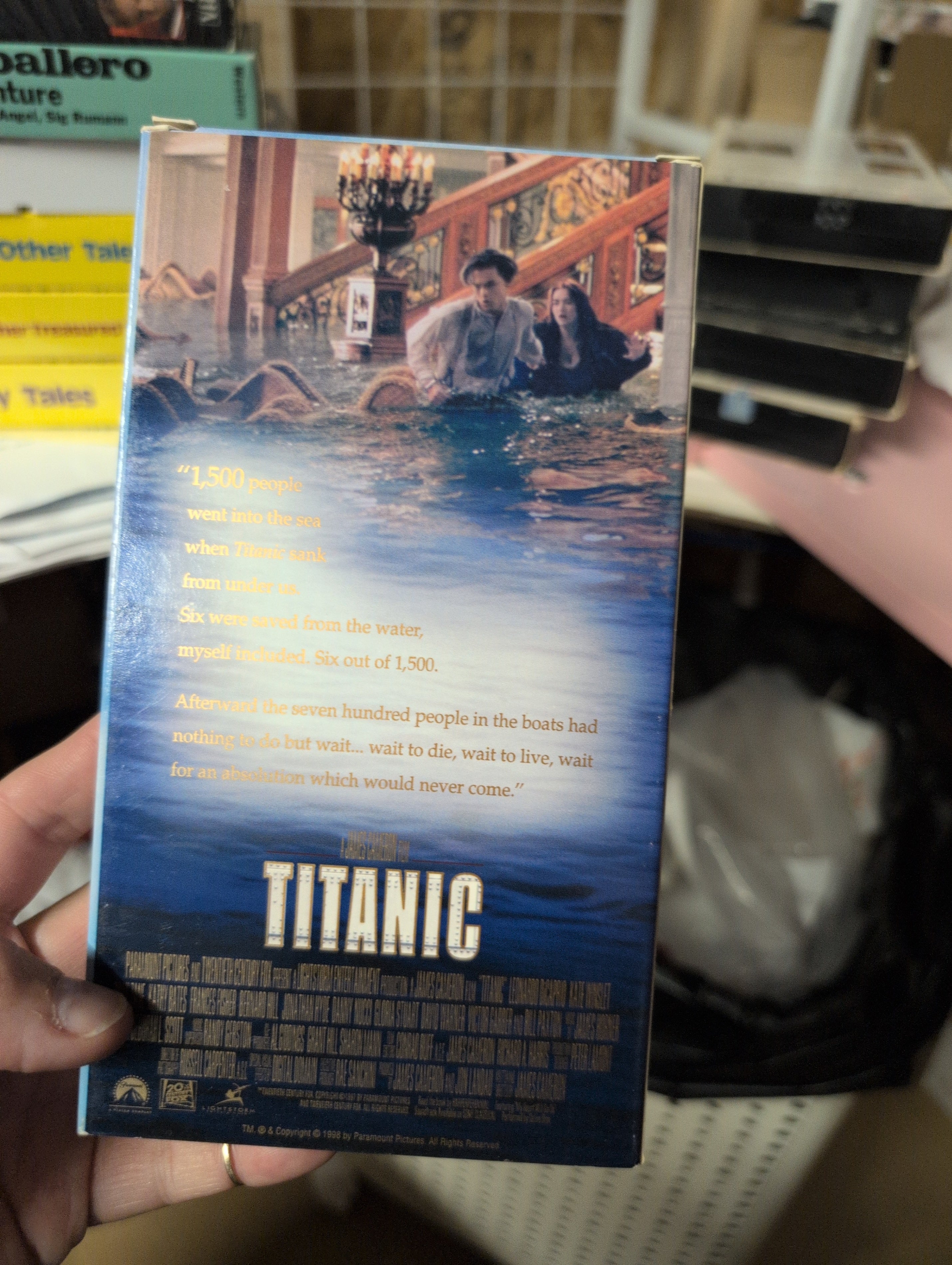 Titanic [VHS] - Image 17