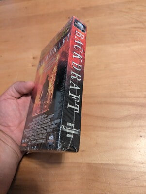 Backdraft [VHS] - Image 4