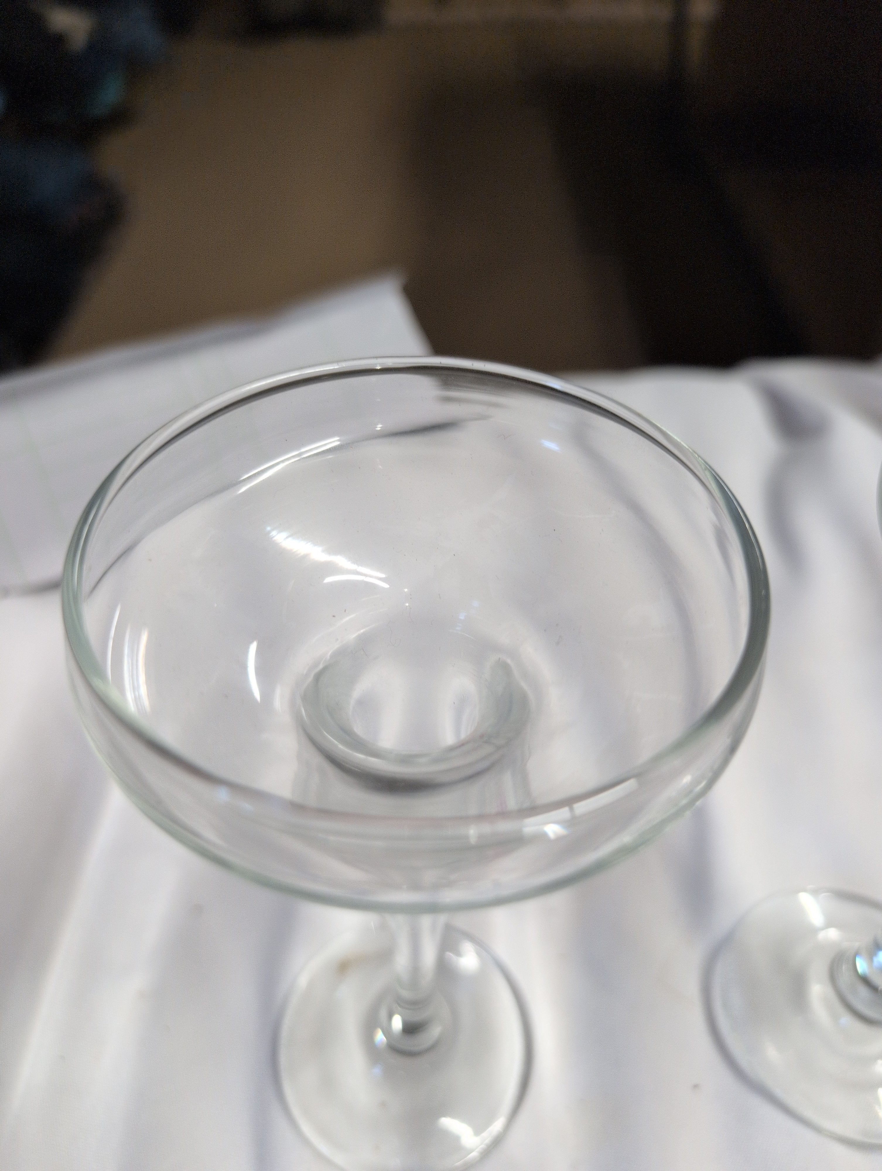 Set of 2 Clear Glass Champagne flutes - Image 2