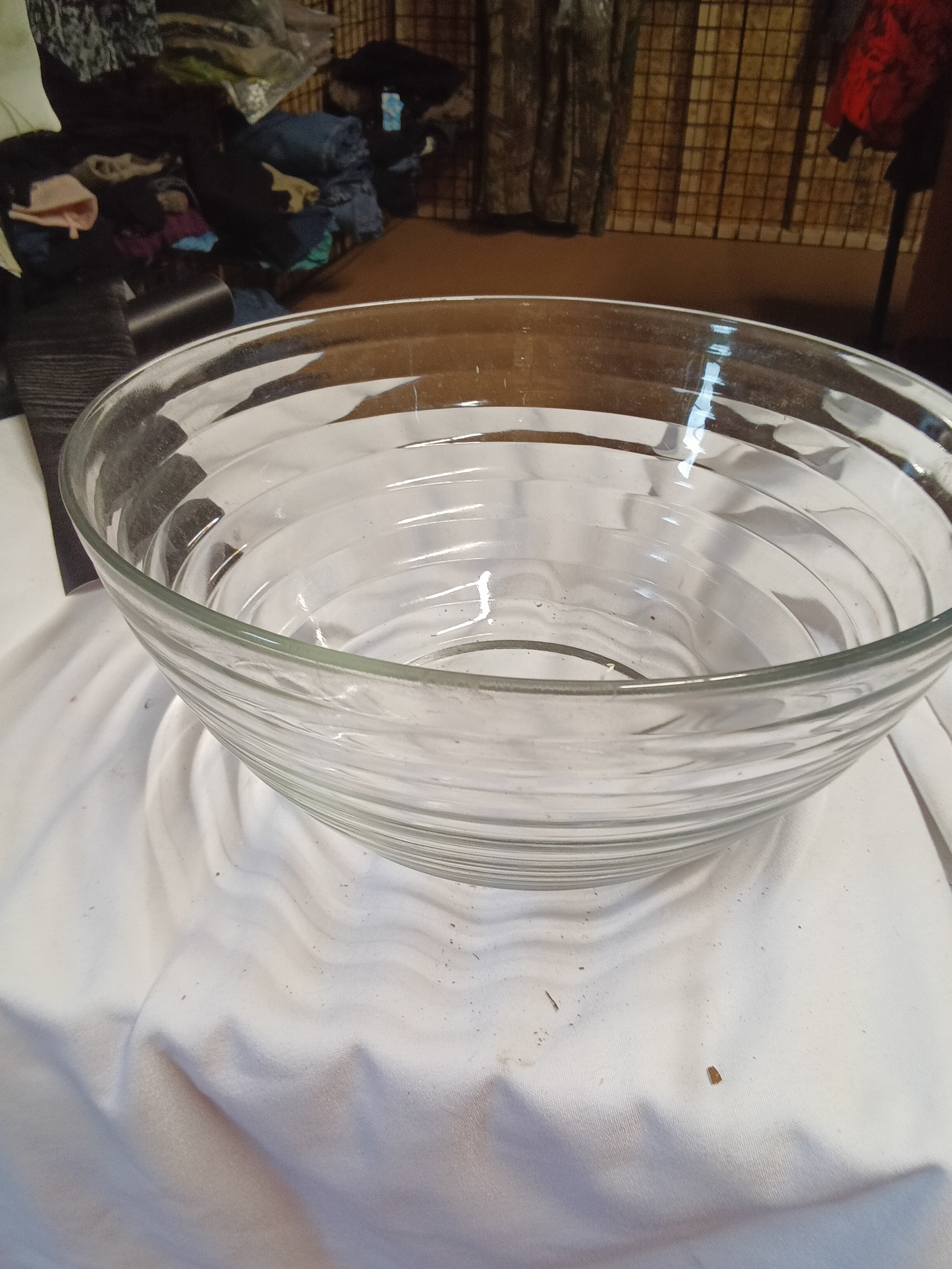 Large Clear Glass Serving Bowl - Image 1