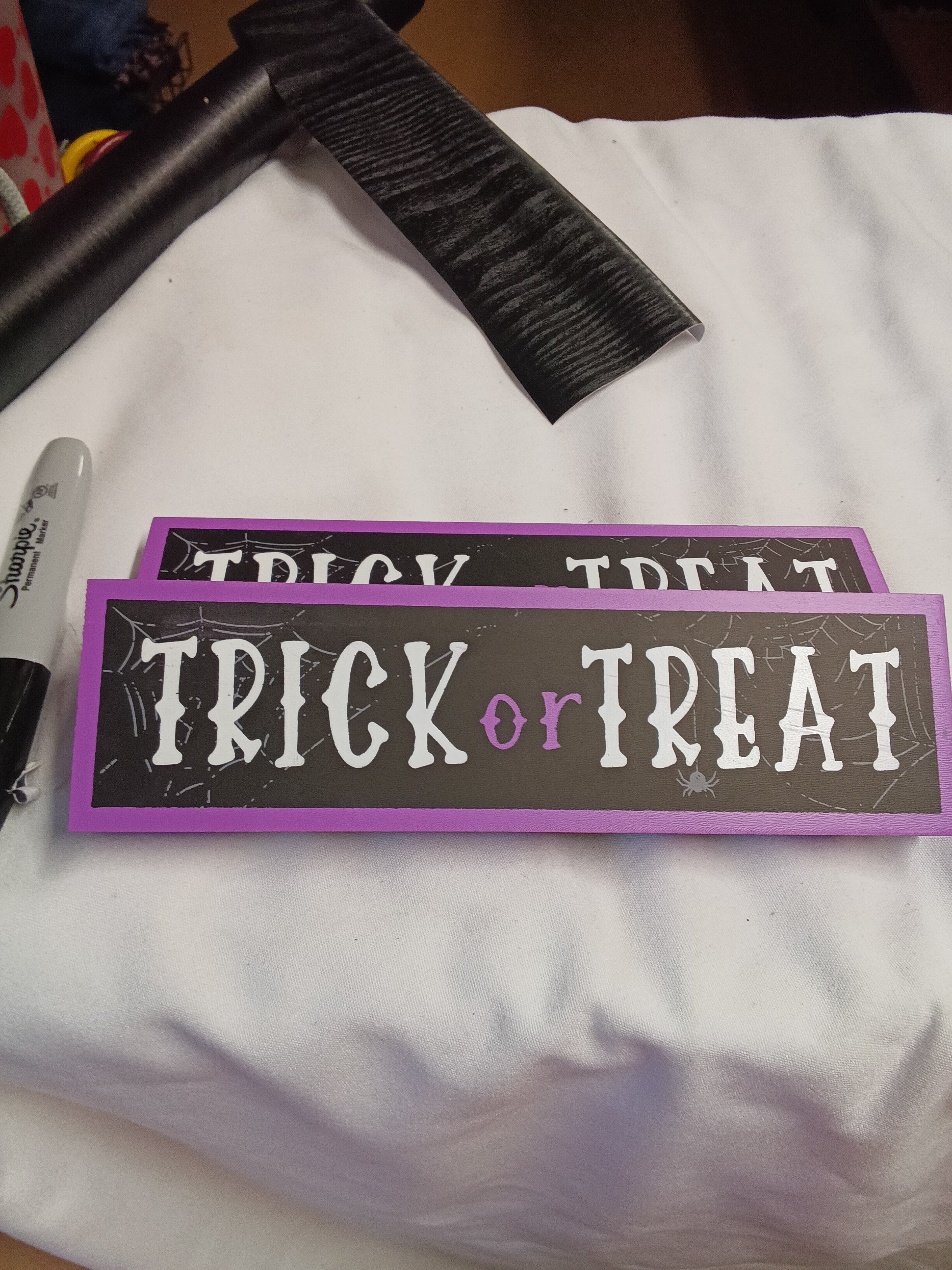 Halloween Trick or Treat Sign Decorative Plaque - Image 2