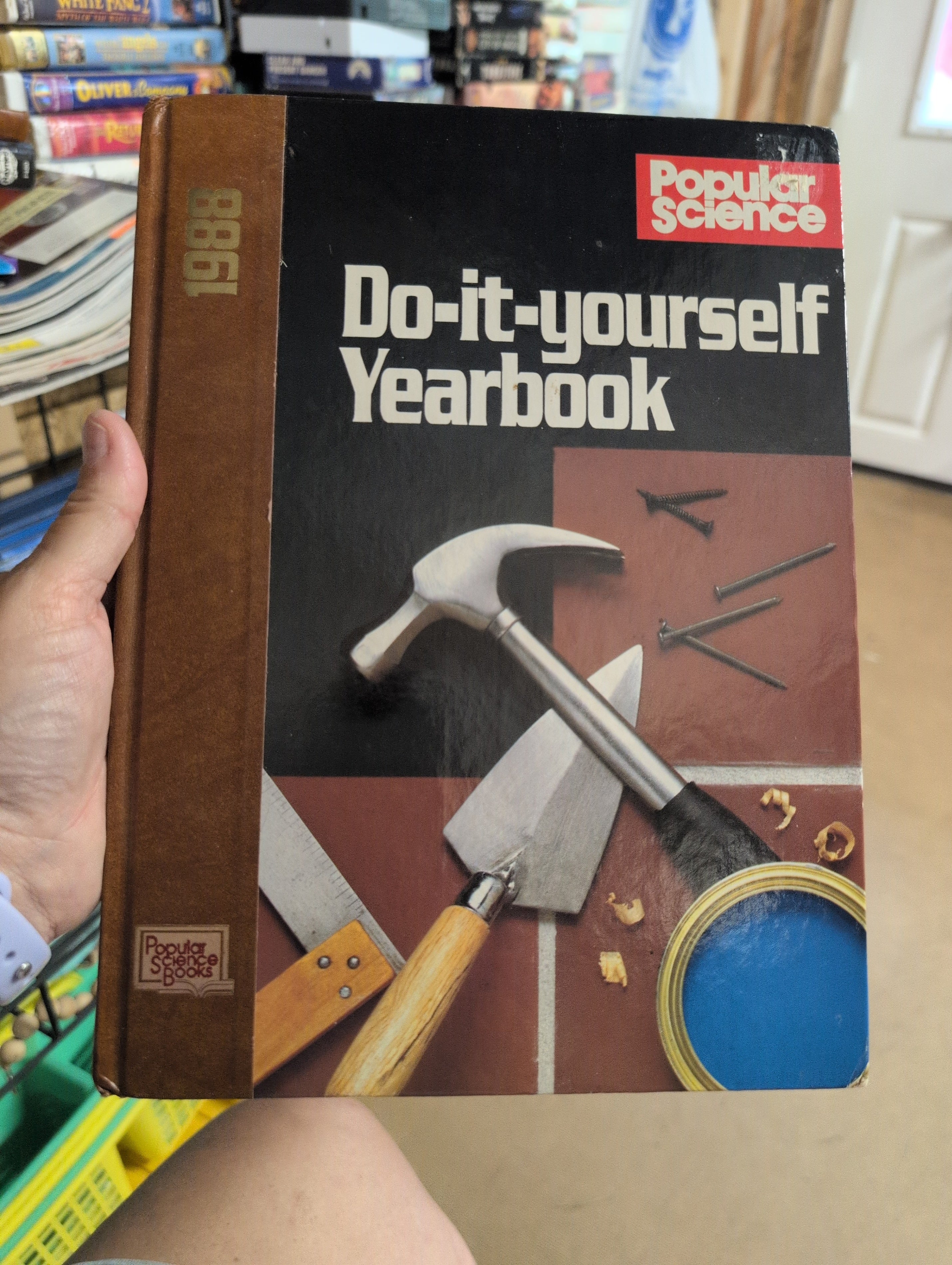 Popular Science Do-it-yourself Yearbook 1989 - Image 1