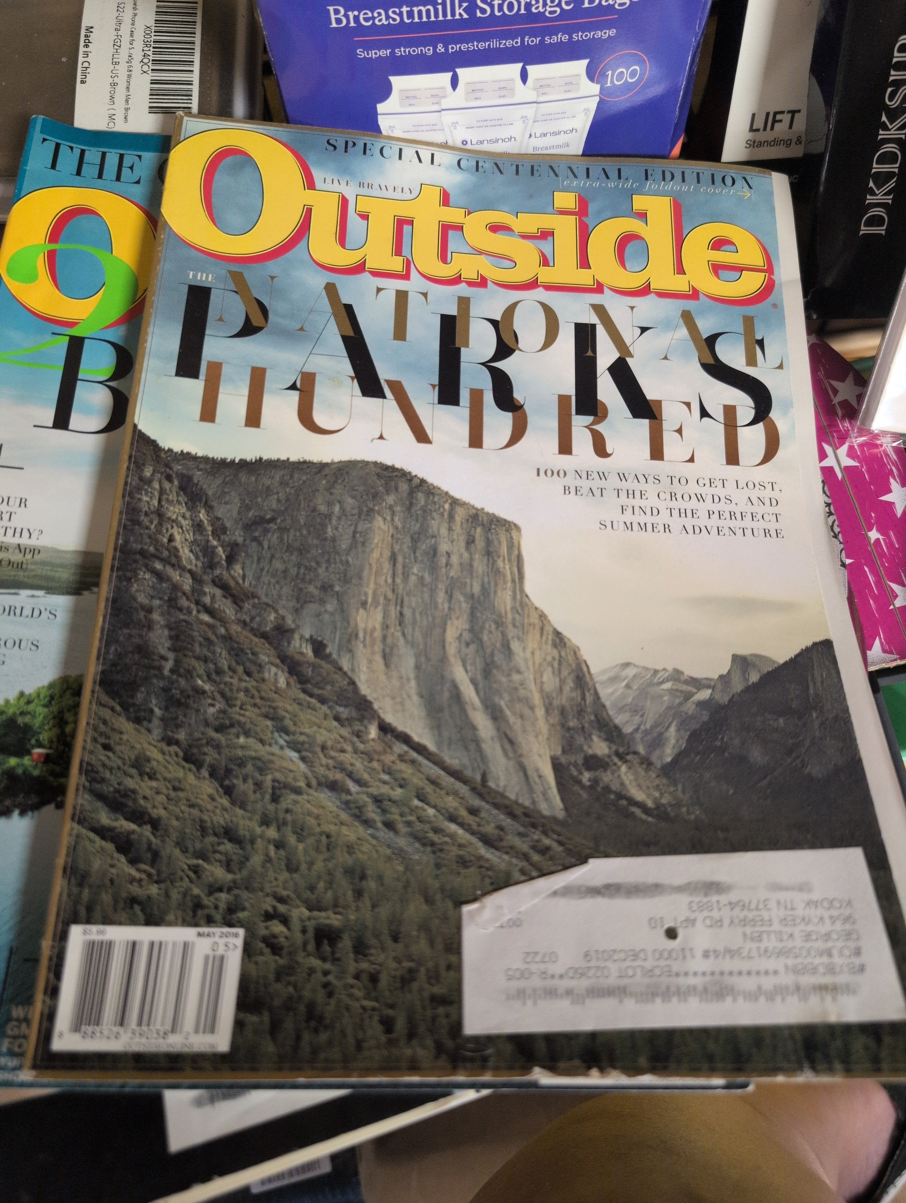 Outside Magazine Lot of 3 Issues 2016-2019 - Image 2