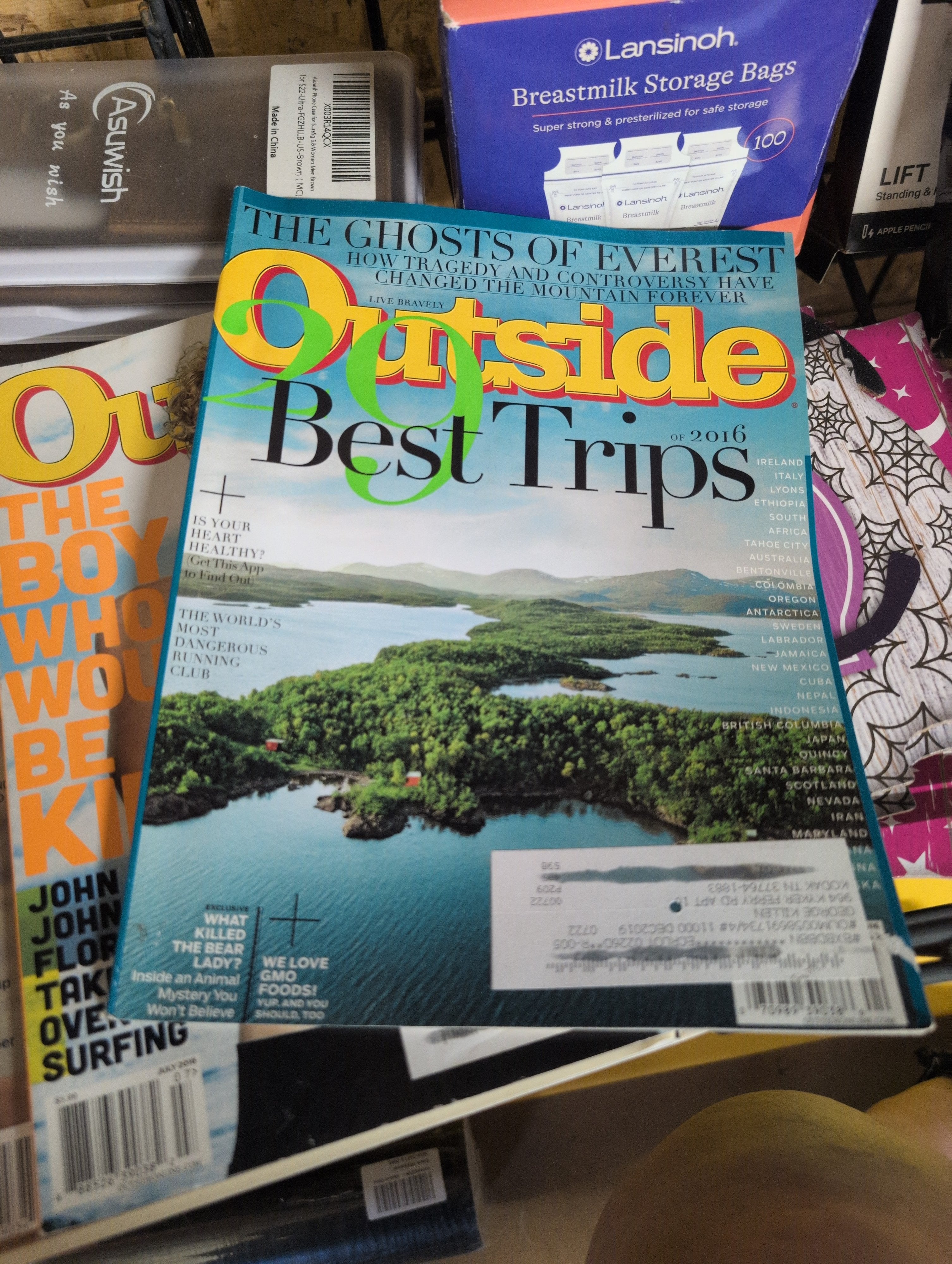 Outside Magazine Lot of 3 Issues 2016-2019 - Image 3
