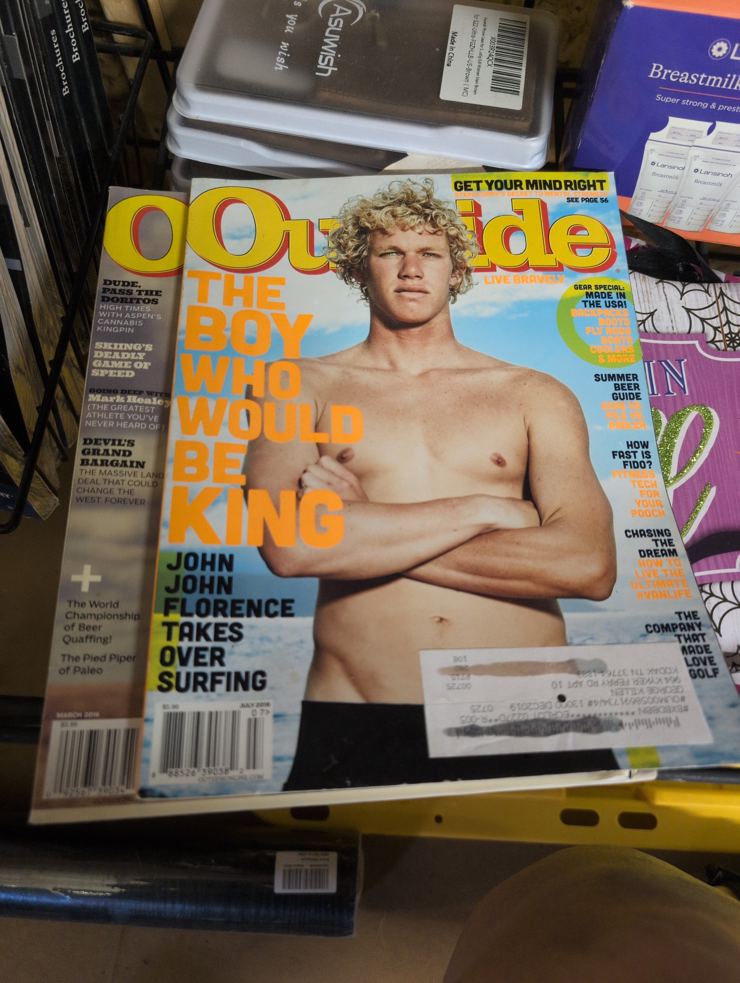 Outside Magazine Lot of 3 Issues 2016-2019 - Image 4