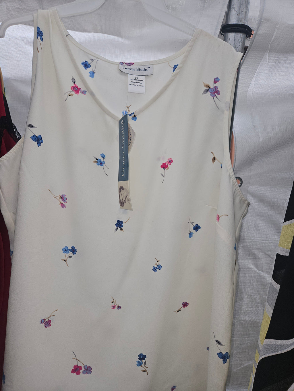Graver Studio Floral Sleeveless Top - Image 3