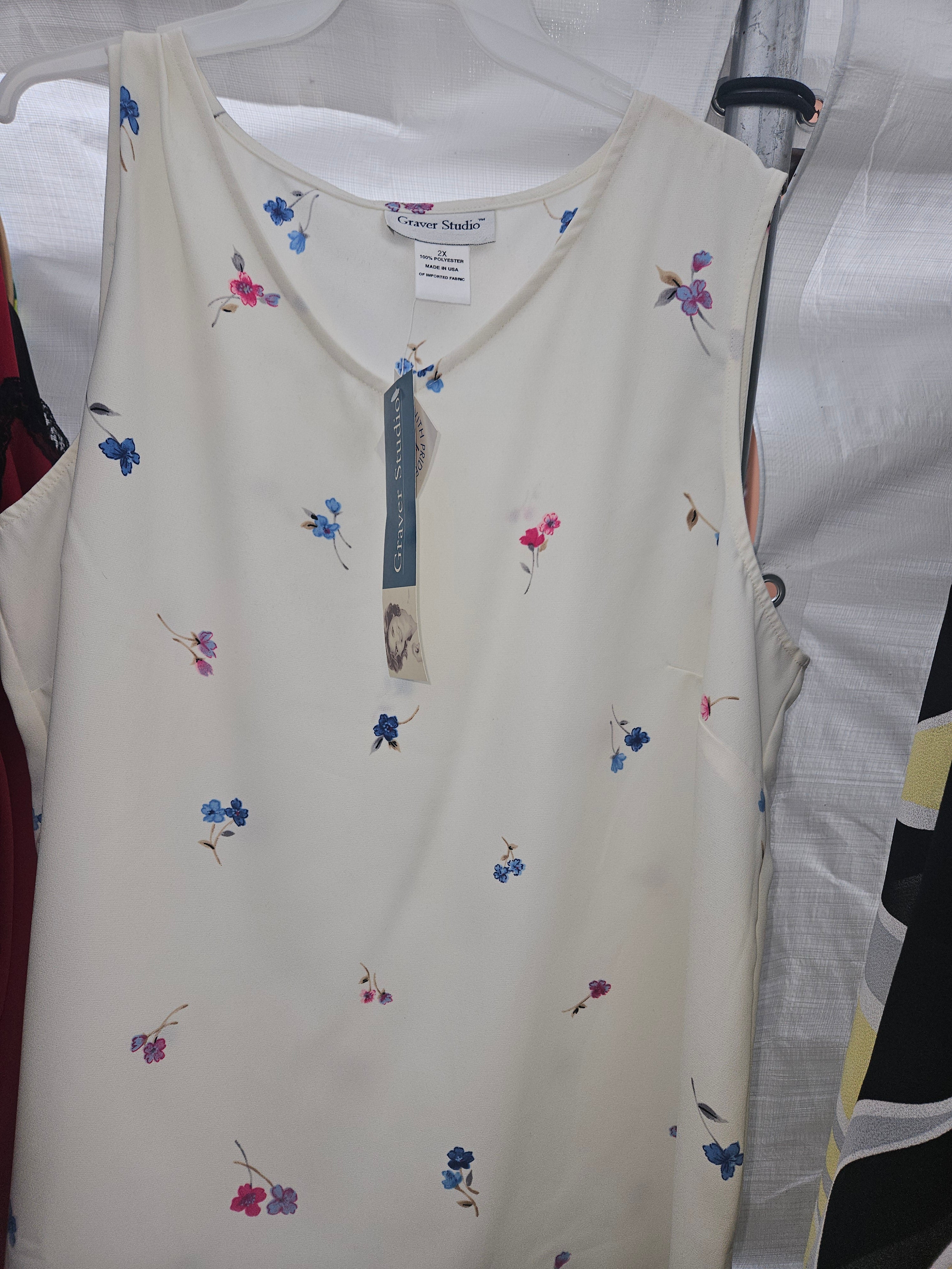Graver Studio Floral Sleeveless Top - Image 3