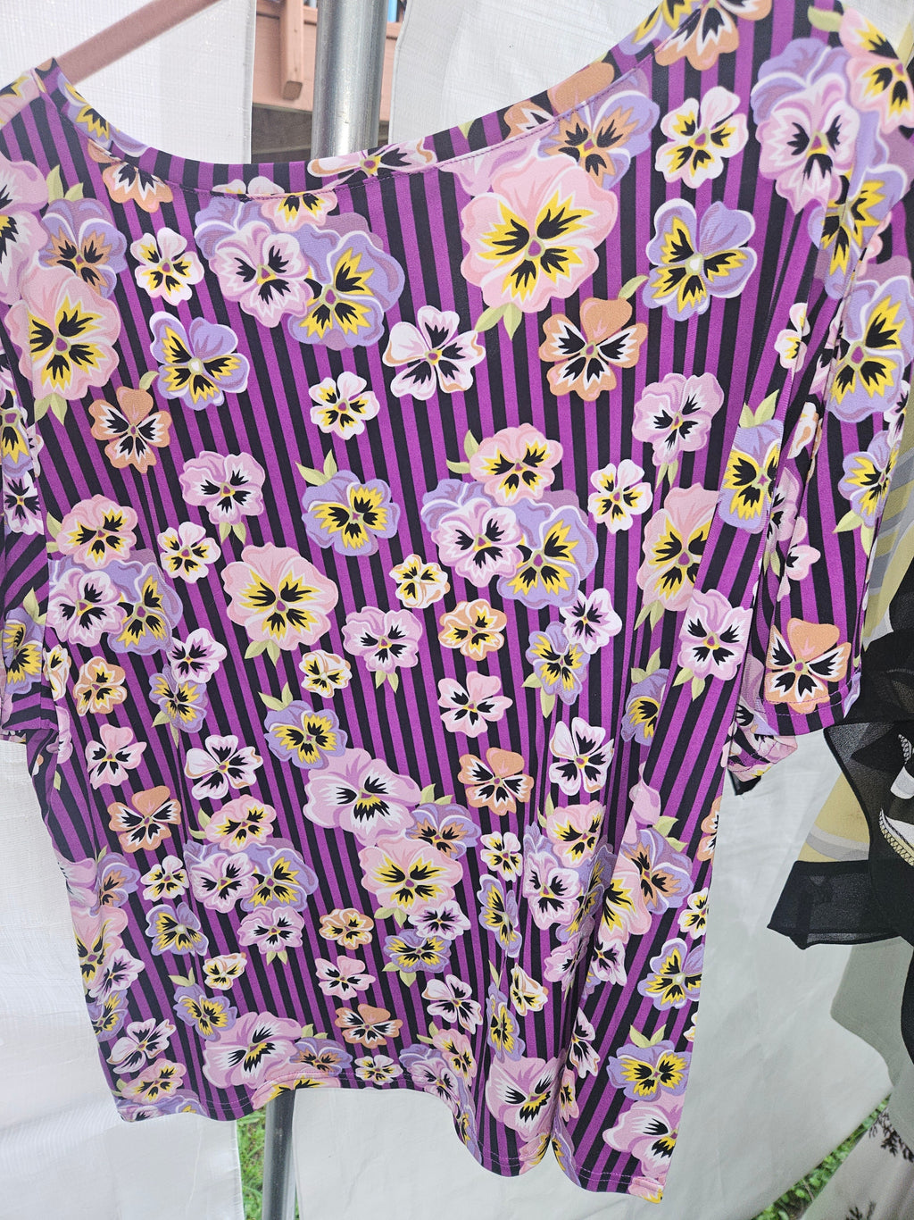 Bob Mackie Wearable Art Floral Top Size XL - Image 3