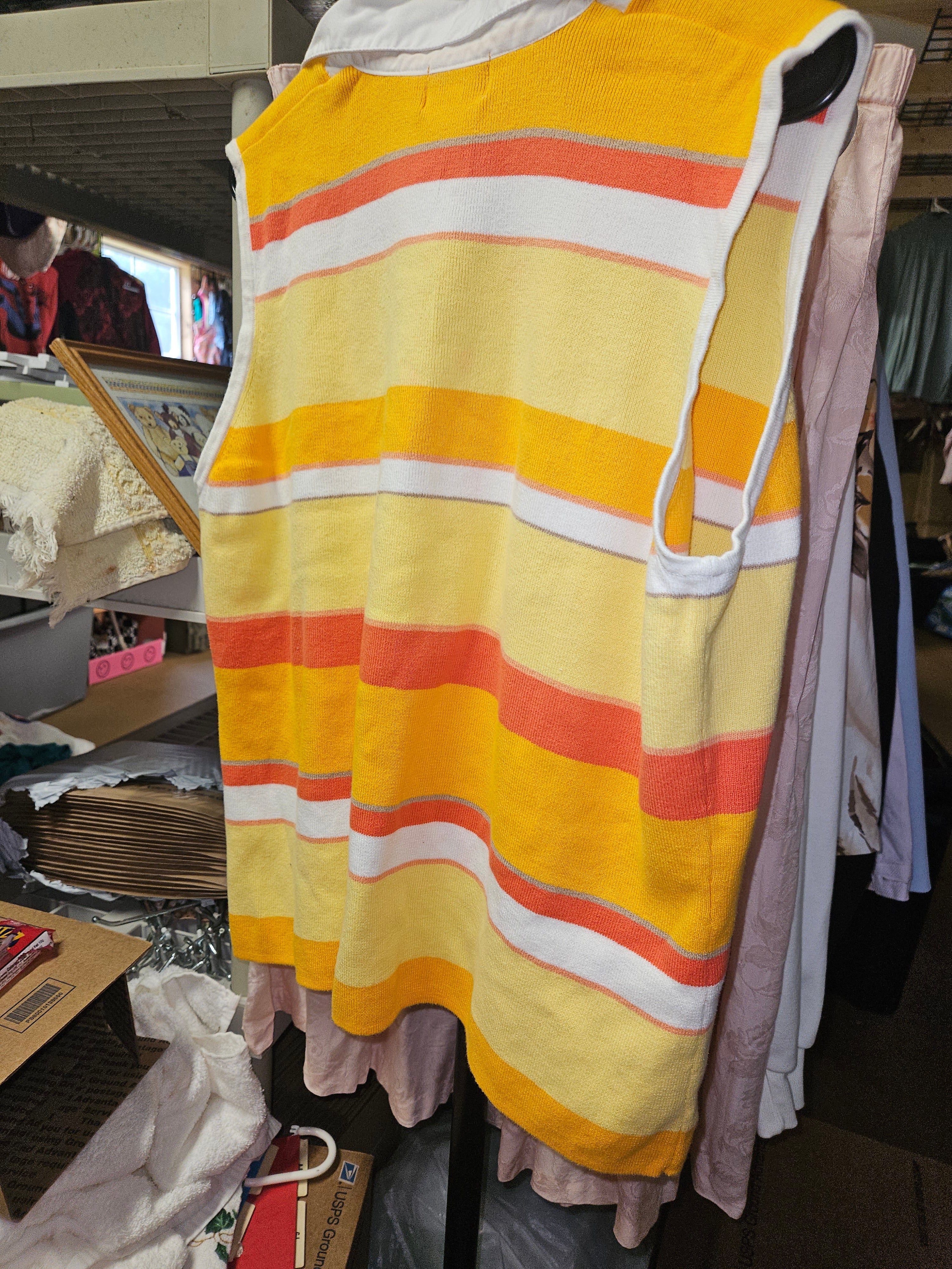NW-1 Sleeveless tank top with collar