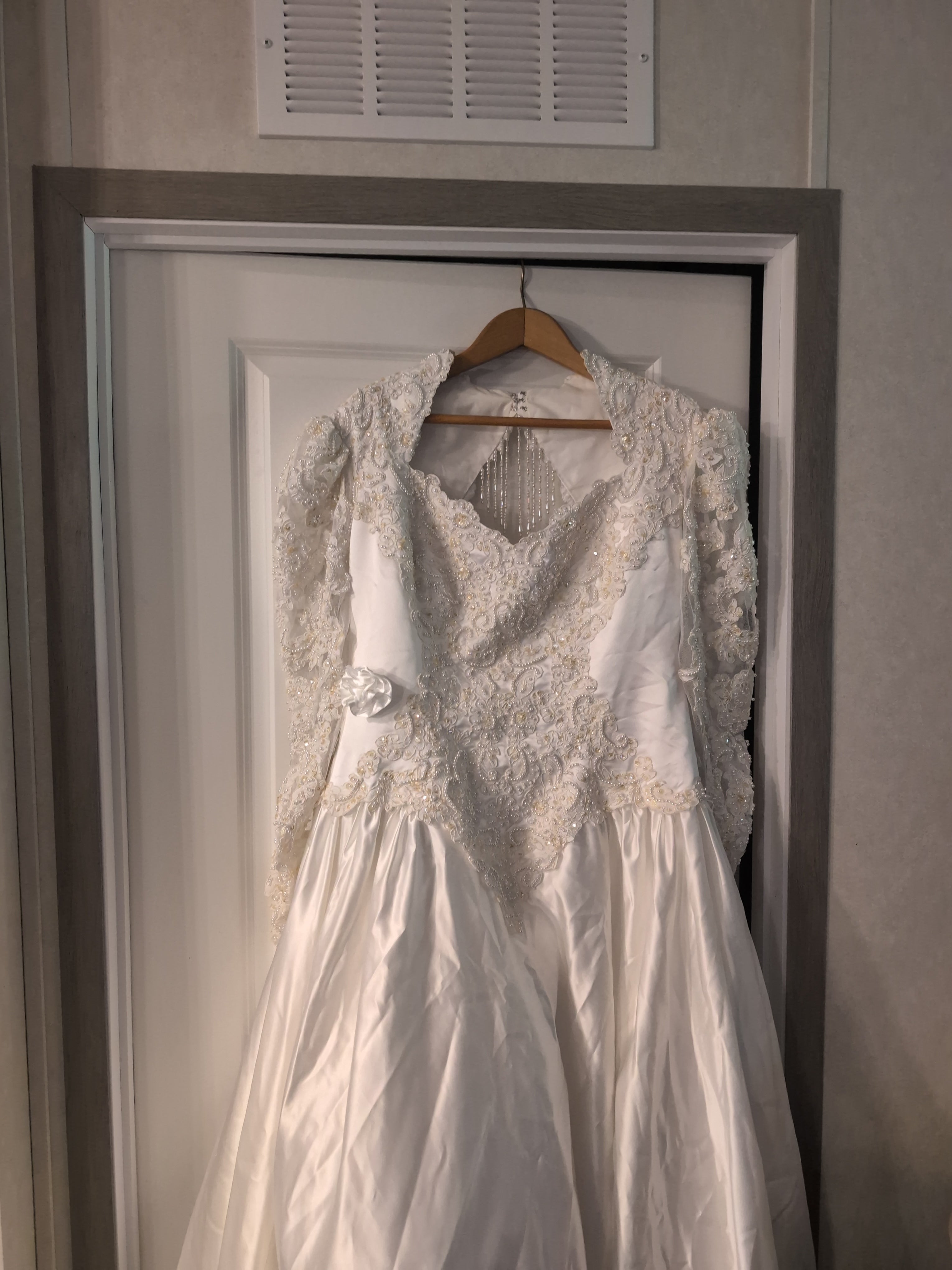 C-1 90's Moonlight Wedding Dress