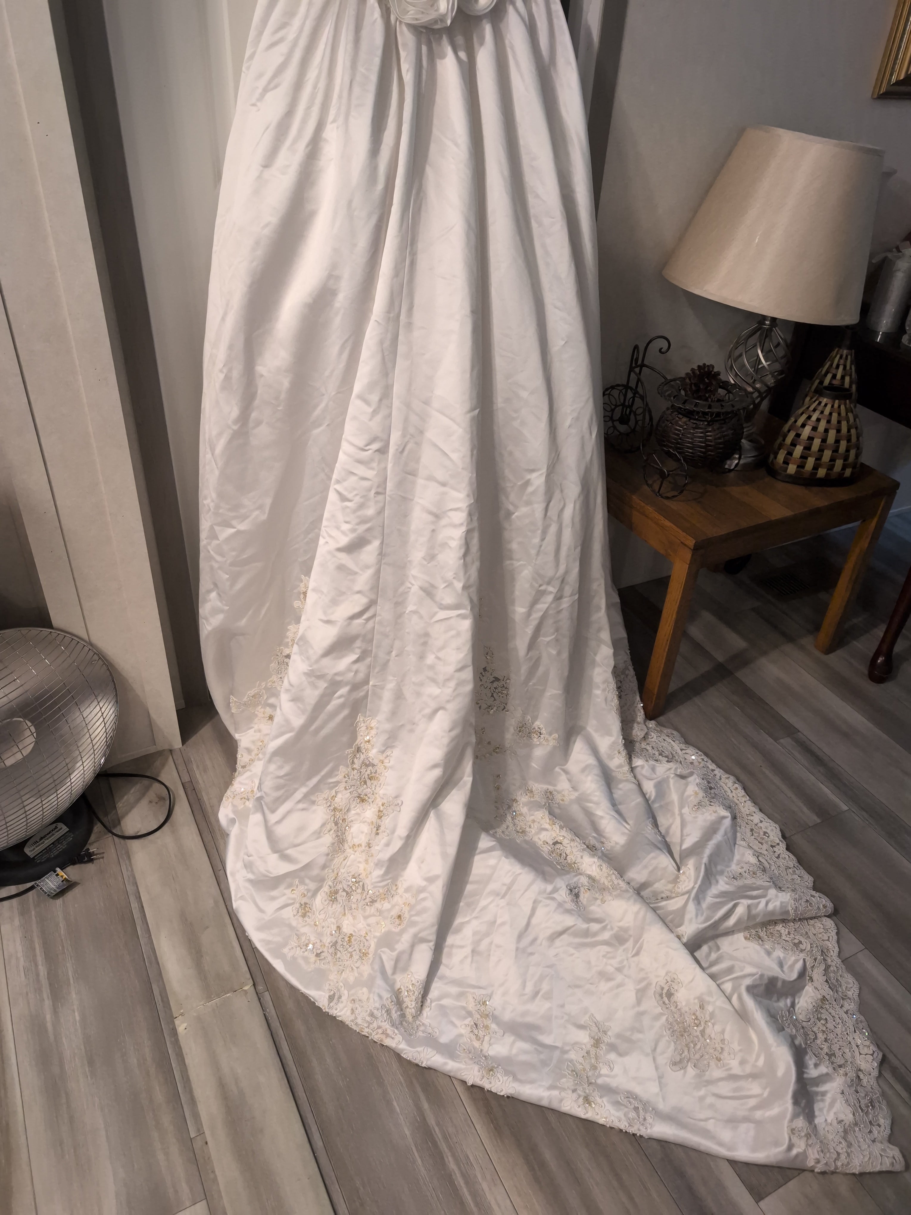C-1 90's Moonlight Wedding Dress